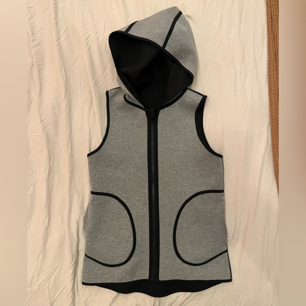 Lululemon vest - reversible (size 4)
